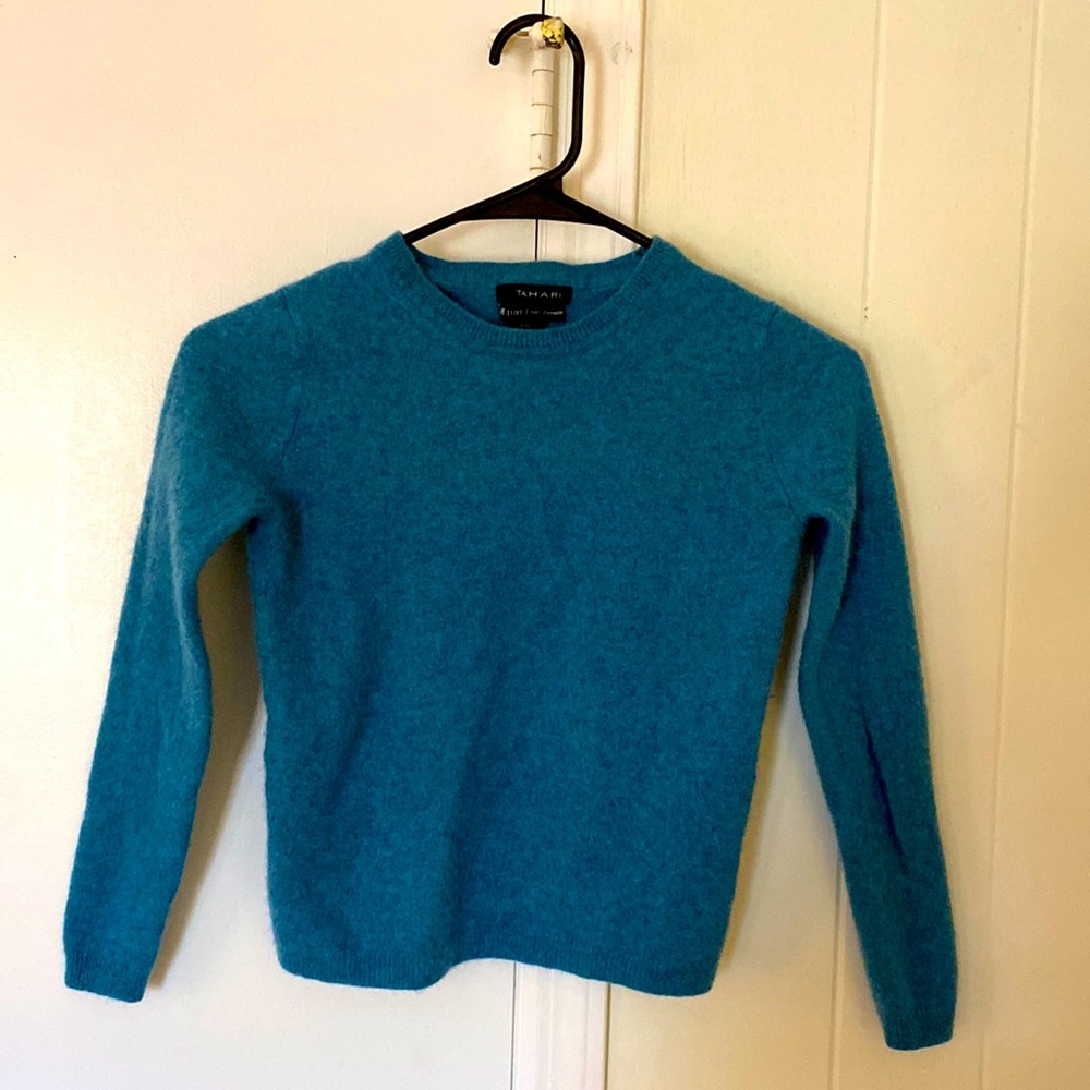 100% cashmere blue sweater